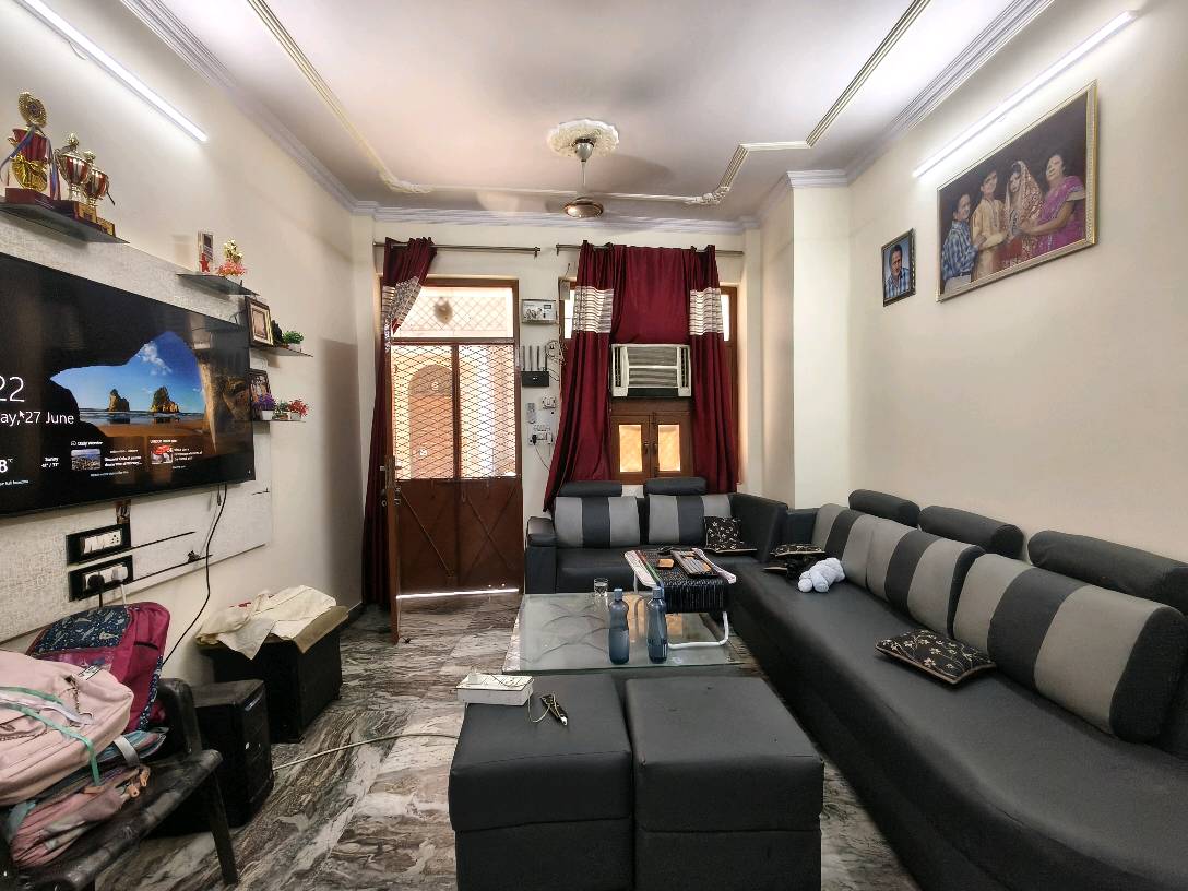 Living room photo placeholder